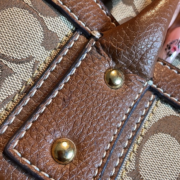 Sold! Coach Vintage Hampton Purse - Picture 7 of 17